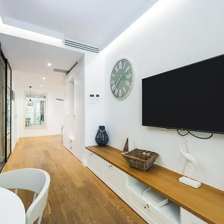 Wave9 - Monte Cassino By Oneapartments Apartament
